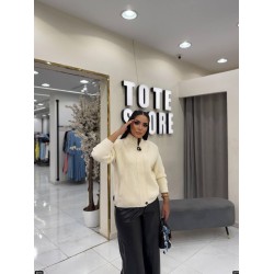 بلوفر مستورد بسحّاب أمامي بلوفر مستورد بسحّاب أمامي