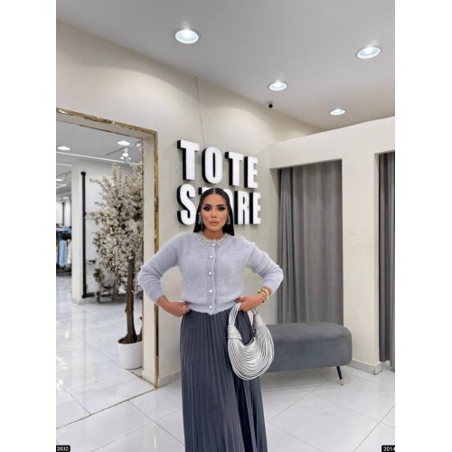 Pearl-Button Fuzzy Pullover Pearl-Button Fuzzy Pullover